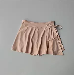 Ailune Performance Skirt – Comfort & Coverage