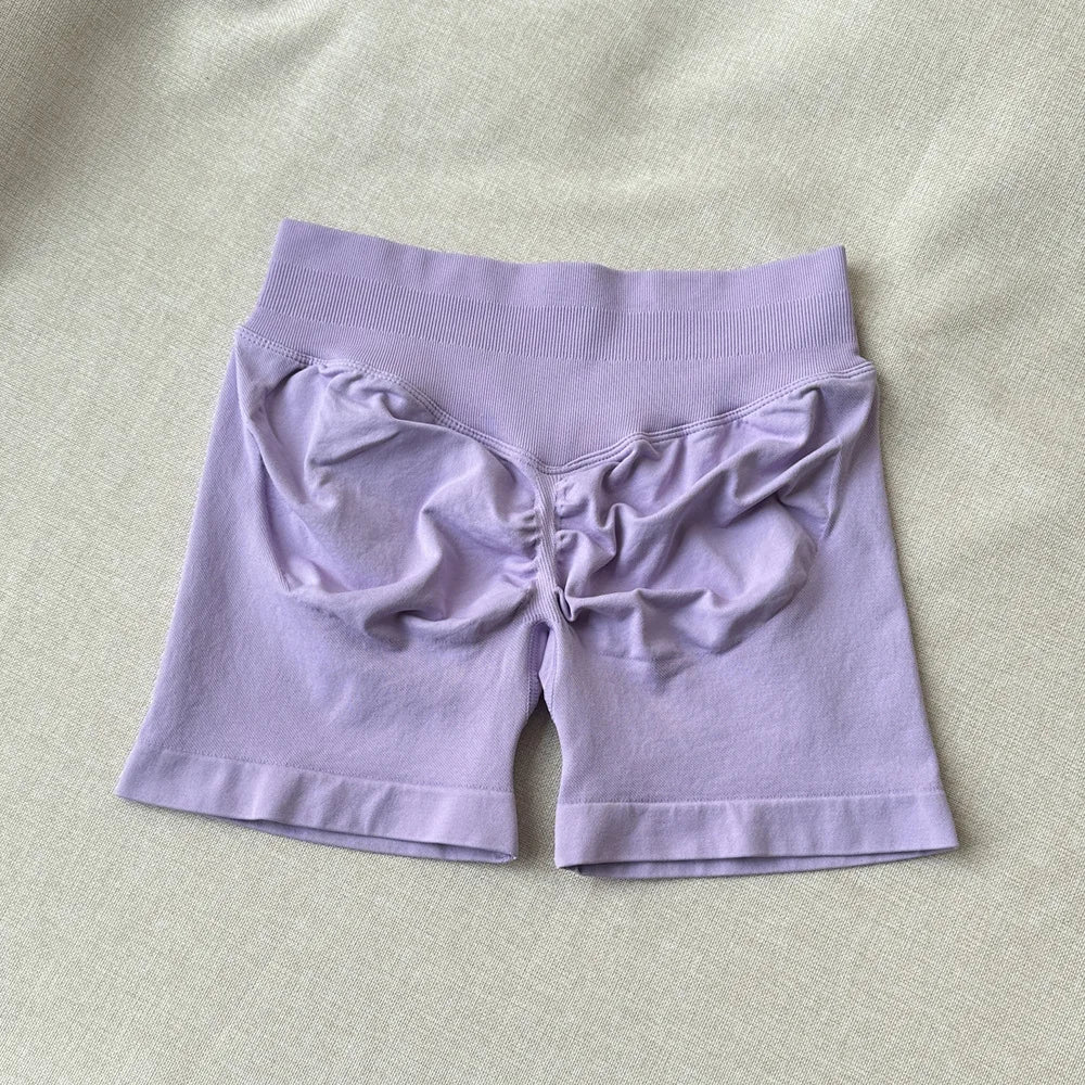 Butt-Lifting Seamless Gym Shorts – Flexible & Sculpting