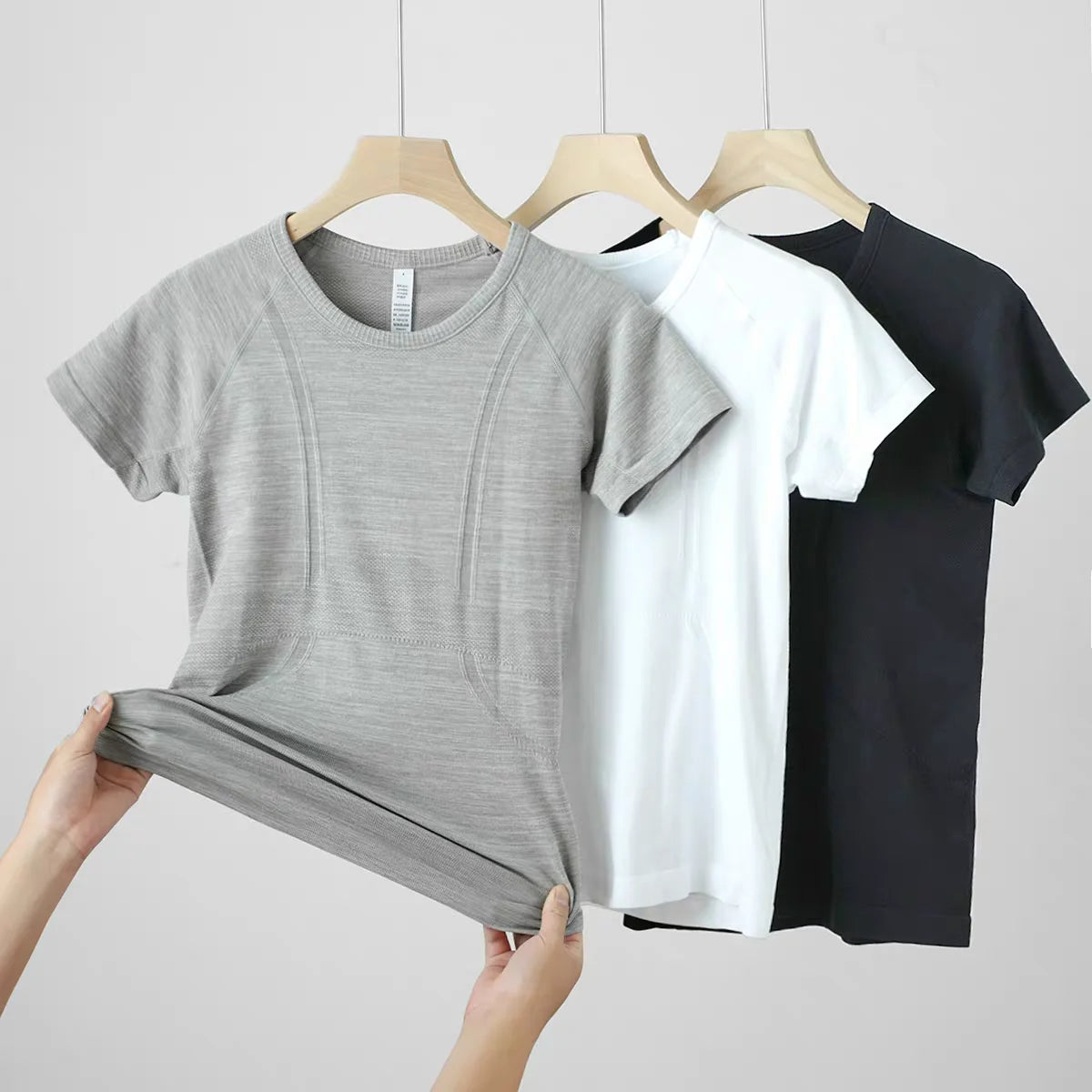 Short-Sleeve Fitness Top – Breathable & Versatile Sportswear