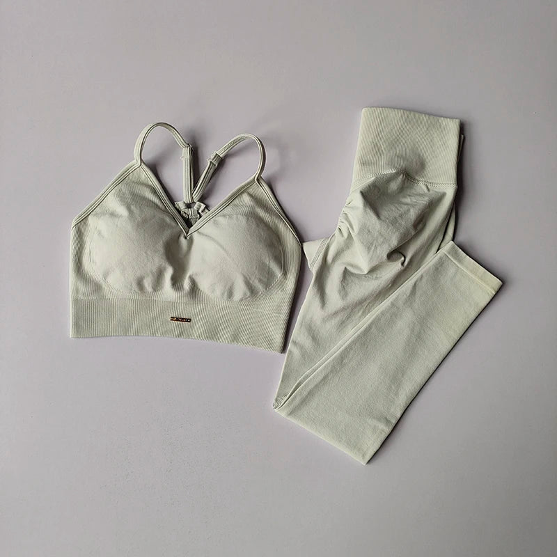 2-Piece Activewear Set – V-Neck Bra & Leggings