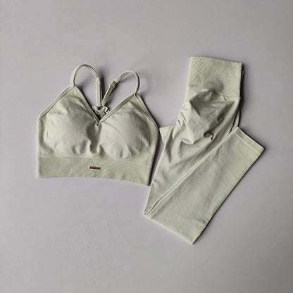 2-Piece Activewear Set – V-Neck Bra & Leggings
