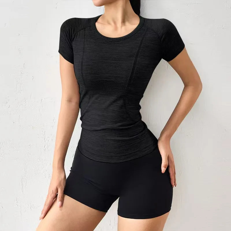 Short-Sleeve Fitness Top – Breathable & Versatile Sportswear