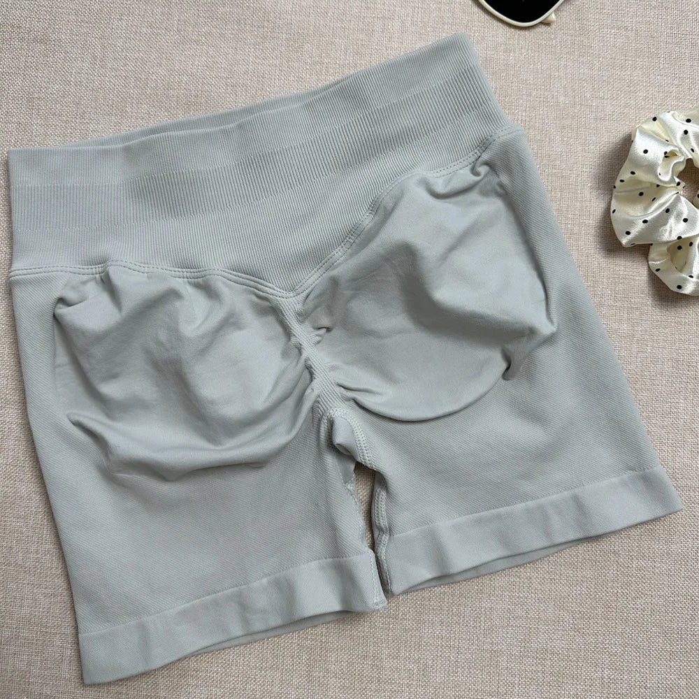 Butt-Lifting Seamless Gym Shorts – Flexible & Sculpting